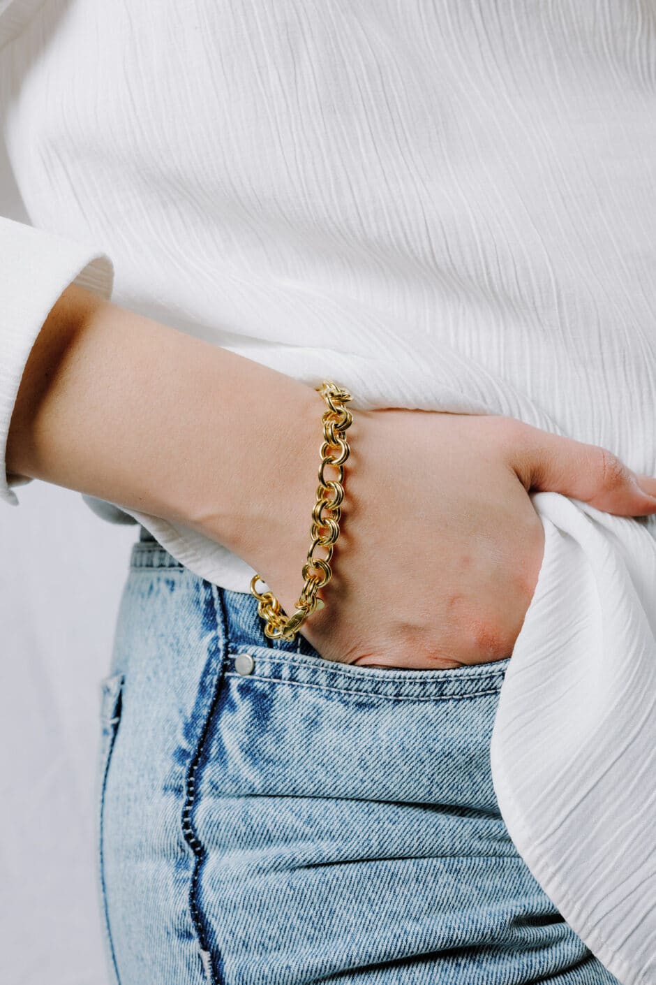 Elegant 14k Gold Chain Bracelet. 925 sterling silver, adjustable. Presented in SARRA box. Hypoallergenic, nickel-free.